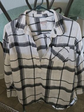 Merona Black & White Plaid Button-Up Shirt